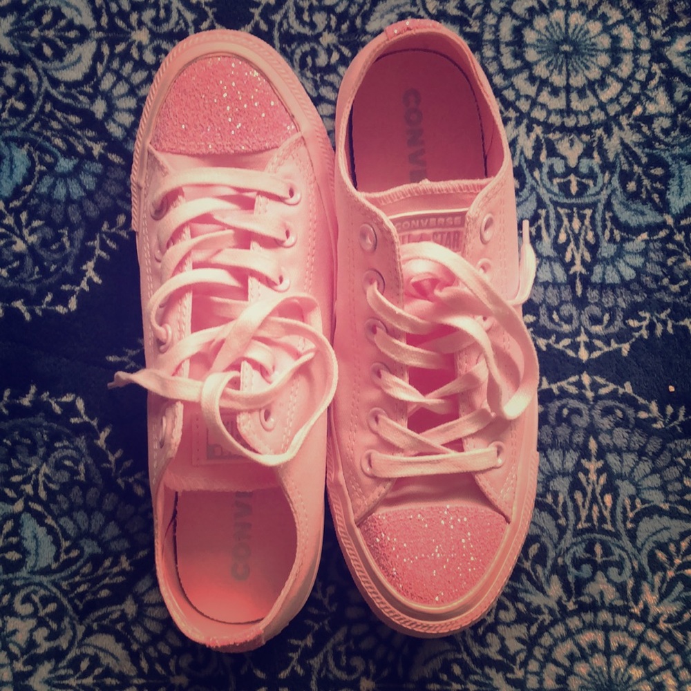 Pastel pink women’s Converse with sequined glam
